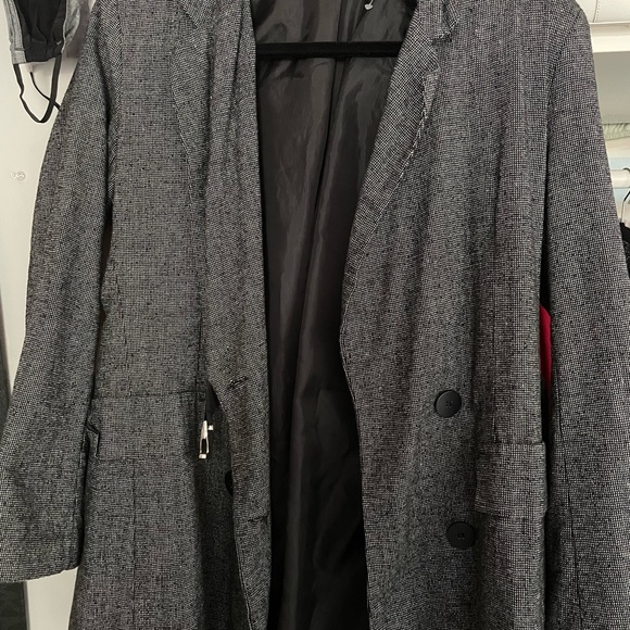 Gray long blazer! - Picture 3 of 4